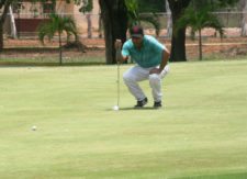 Carlos Castro bajó  al segundo lugar al terminar con 76 golpes y un acumulado de 144