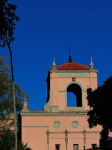 A la sombra del Ávila