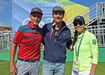 Actor Matthew McConaughey conversa con Rickie Fowler (Photo Chris Condon/PGA TOUR/IGF)