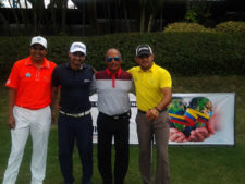 Los Golfistas Otto Solis, Denis Meneghini, José D. Ortega y el director de la PGA Jesús Ortega