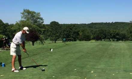 El jubilado que jugará más vueltas en un año que muchos golfistas en su vida