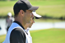 Tenista Alejandro Falla, caddie de Camilo Villegas (cortesía Fairway-Colombia)