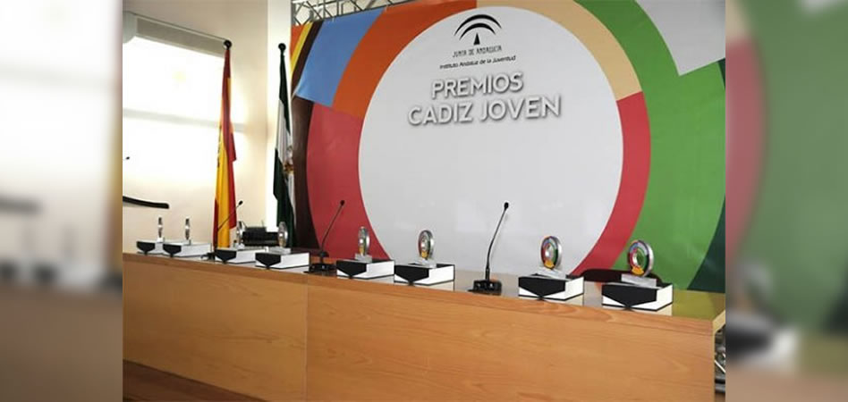 La Junta reconoce la labor de jóvenes y entidades de la provincia al conceder los Premios Cádiz Joven 2016