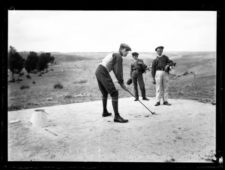 Alfonso XIII jugando al Golf en La Granja (cortesía carlosdeiracheta.com)