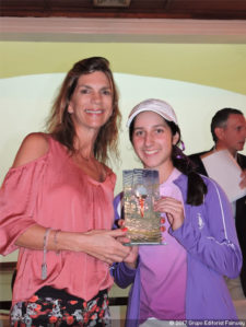 Vanessa Gilly Campeona Juvenil del Torneo FVG-VAGC Enero 2017 junto a María Pereda (Pres. VAGC)