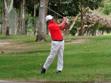 Daniele Cabriles arriba por uno sobre Denis Meneghini, en la primera ronda del Abierto Lagunita Country Club