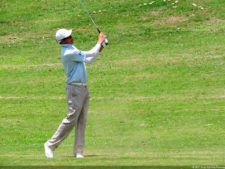 Daniele Cabriles arriba por uno sobre Denis Meneghini, en la primera ronda del Abierto Lagunita Country Club