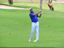 Daniele Cabriles arriba por uno sobre Denis Meneghini, en la primera ronda del Abierto Lagunita Country Club