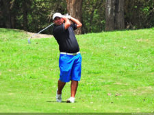 Daniele Cabriles arriba por uno sobre Denis Meneghini, en la primera ronda del Abierto Lagunita Country Club