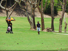 Daniele Cabriles arriba por uno sobre Denis Meneghini, en la primera ronda del Abierto Lagunita Country Club