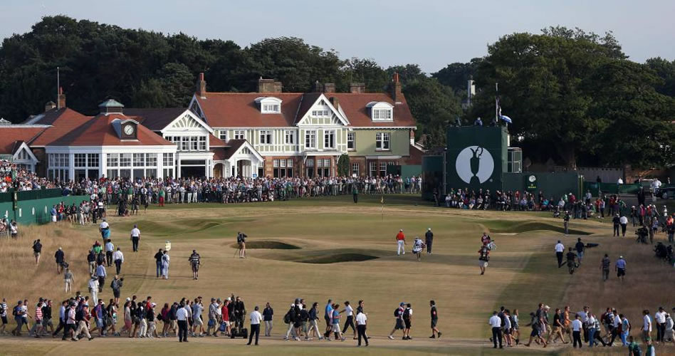 Cae el bastión masculino de Muirfield tres siglos después