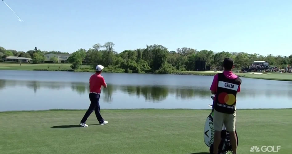 Video: Grillo envía dos bolas al agua y luego lanza su hierro-3 camino a un cuádruple-bogey en Bay Hill