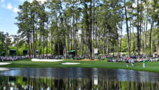 Vista del hoyo No. 16 green durante la segunda ronda (cortesía Augusta National Golf Club)