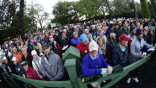 Público a la entrada (cortesía Augusta National Golf Club)