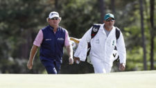 William McGirt y su caddie (cortesía Augusta National Gof Club)