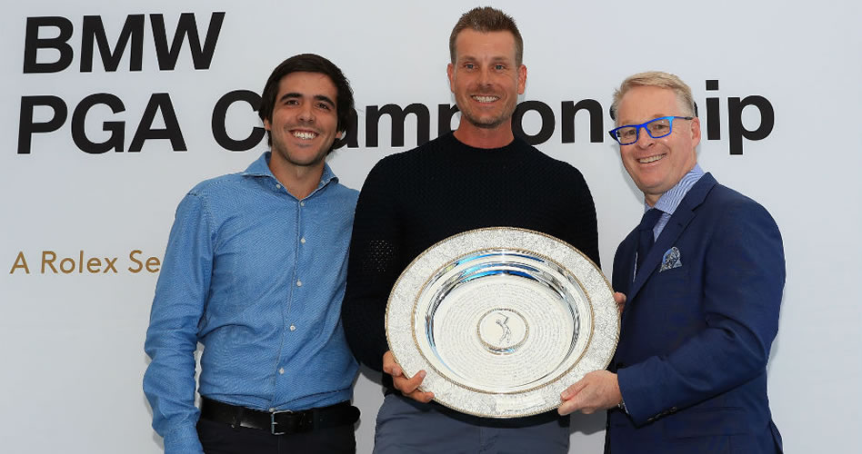 Javier Ballesteros entrega a Henrik Stenson el primer Premio con el nombre de su padre