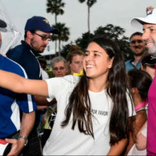 Sergio Garcia con fans (cortesía Ryan Young - PGA TOUR)