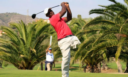 La inspiradora historia de Manuel de los Santos, el golfista dominicano de una sola pierna que debutó en el Challenge Tour