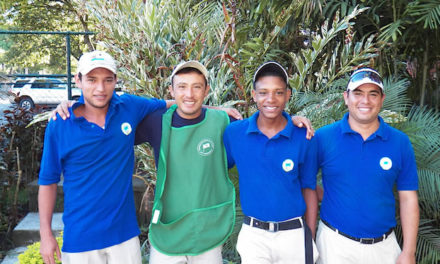 Club pionero de golf del país solidario con los Caddies