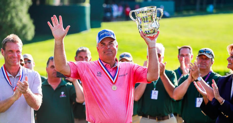 Kenny Perry impone su gran golf para triunfar en el US Senior Open; Monasterio finaliza 42°