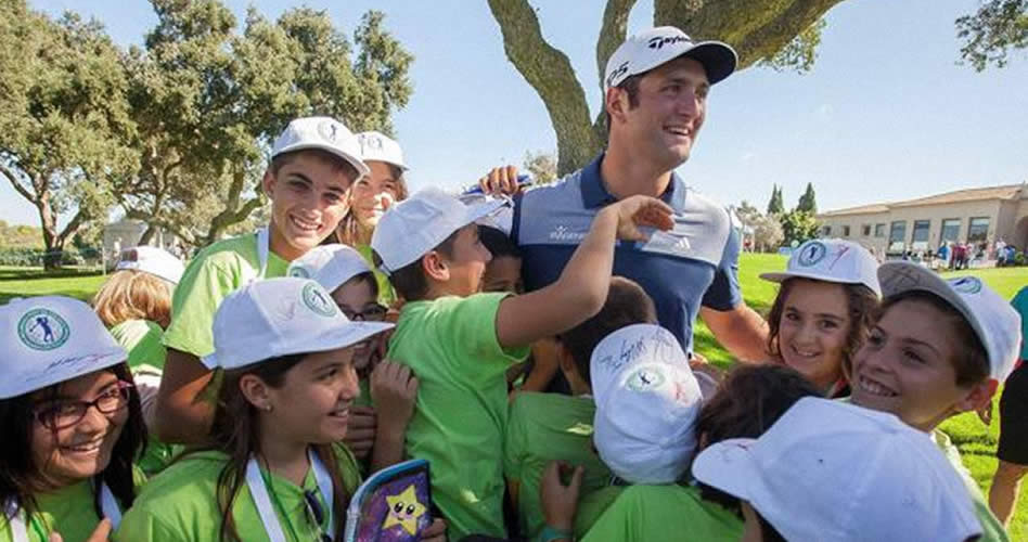 Dejad que los niños se acerquen al golf