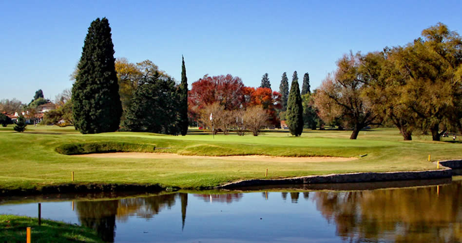 San Isidro Golf Club quiebra la paridad y lidera en soledad