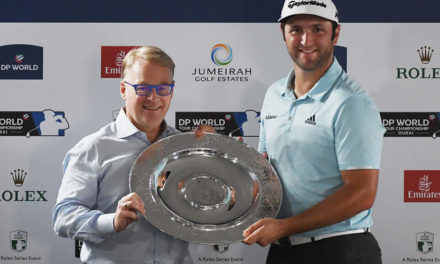 Jon Rahm conquista el Sir Henry Cotton Trophy al Mejor Rookie del año en Europa