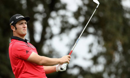 Jon Rahm no defrauda y comienza en el top ten