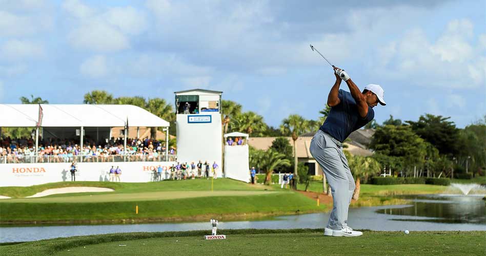 Tiger Woods (par) a un puesto del Top-ten y a siete golpes del líder del torneo, Luke List (-7)