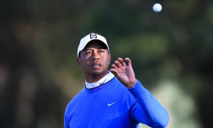 Tiger Woods (-4) acaricia el liderato y ya está a sólo dos golpes del canadiense Corey Conners