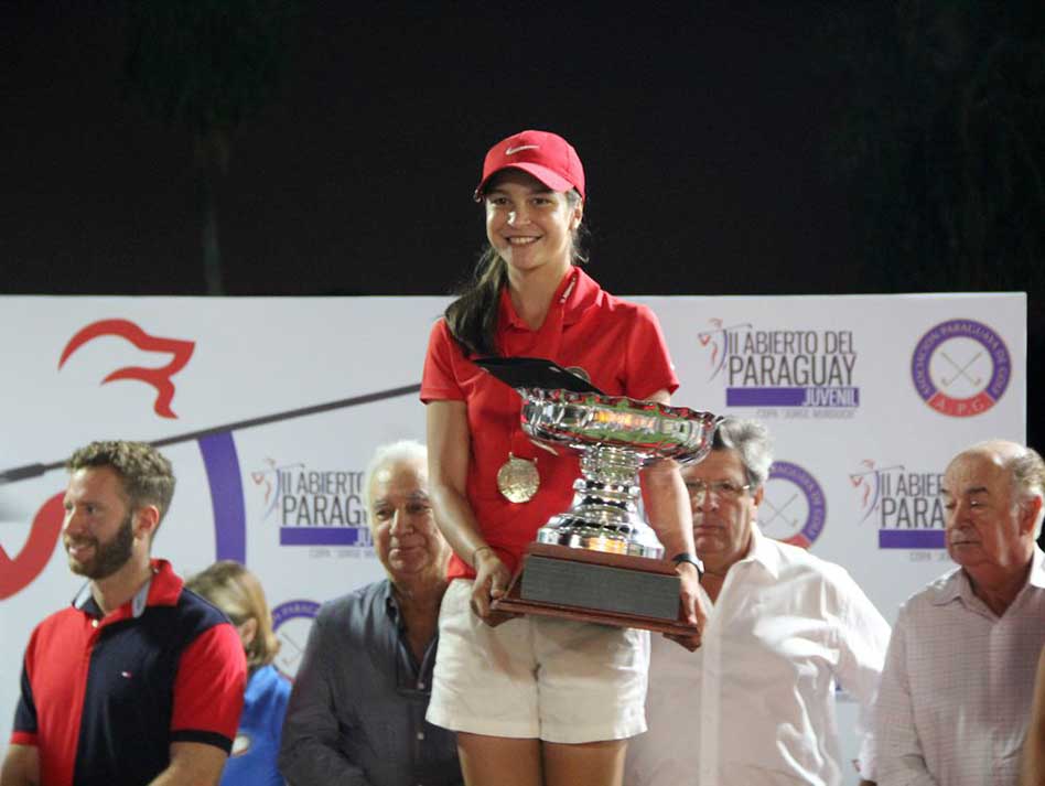 Giovanna Fernández es doble campeona del II Abierto del Paraguay de golf