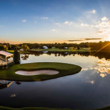 Rayos, truenos y centellas con Woods y Fowler al frente del Tour Championship