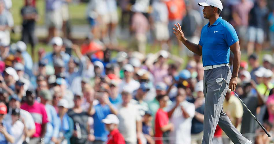 Tiger Woods, con ventaja de tres golpes en el TOUR Championship
