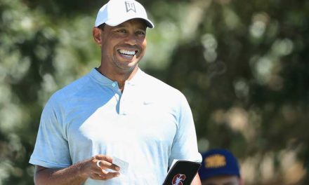 Woods y Rose, co-líderes del TOUR Championship