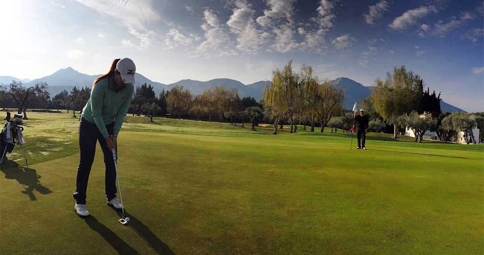 El golf profesional vuelve a Lauro Golf Resort