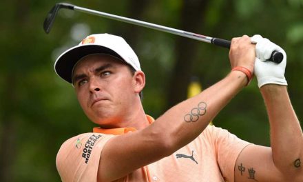 Fowler carga contra las reglas tras su sanción por el dropaje: “No están haciendo ningún favor al golf”