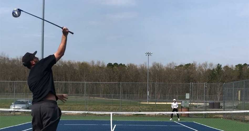 ¿Jugar al tenis con un palo de Golf? Vea cómo Josh Kelley lo hace en este nuevo deporte, el TenisGolf