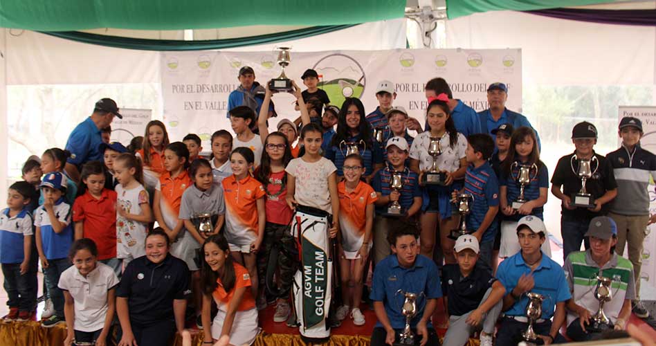 Premian en Six Flags a golfistas de la AGVM