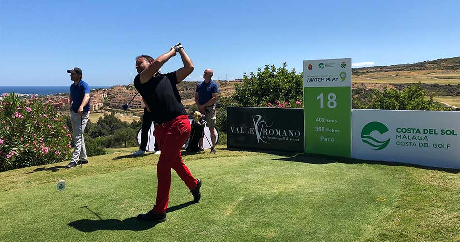 Carlos del Moral sobrevive al viento y se sitúa a un golpe del liderato en el Andalucía Costa del Sol Match Play 9