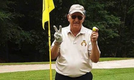 Un jugador de 81 años sorprende al mundo al lograr dos Hoyos en Uno con unos minutos de diferencia