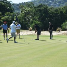 Ambiente de playa y sol en la competencia