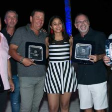 Algunos de los ganadores del Casa de Campo Open mostraron sus trofeos en Minitas Beach