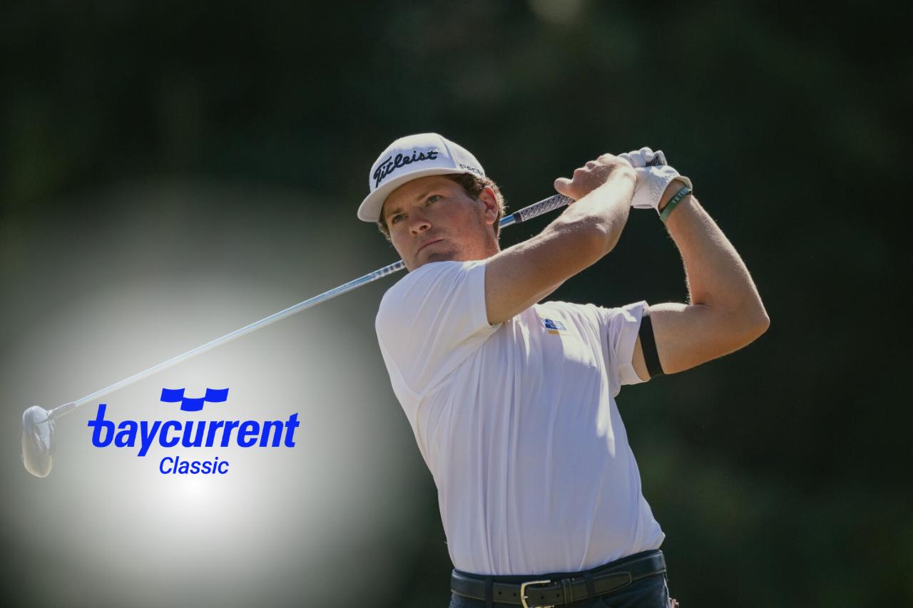 Michael Brennan celebra su victoria en un torneo del PGA TOUR.