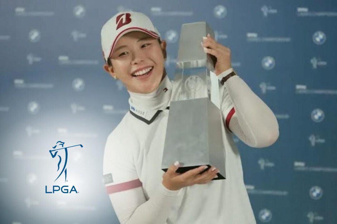 Yuri Yoshida levanta el trofeo del BMW Ladies Championship 2026 tras conseguir su primera victoria en el LPGA Tour.